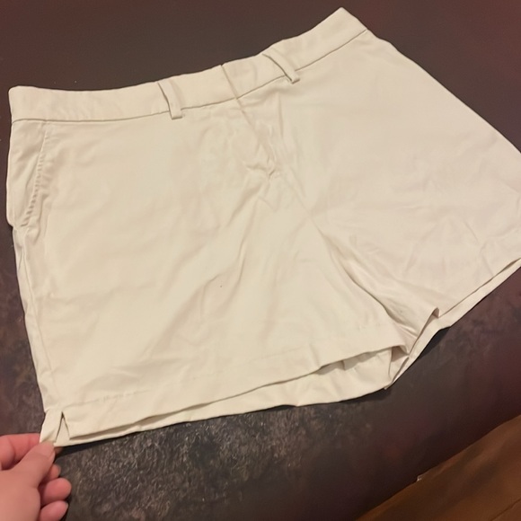 Perfect Khaki Shorts - Picture 5 of 7